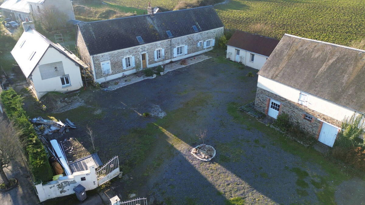 Maison à LE MOLAY-LITTRY