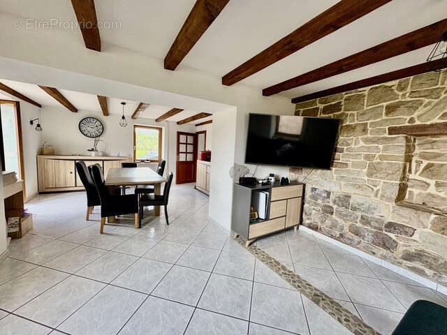 Maison à CHAMPAGNEY