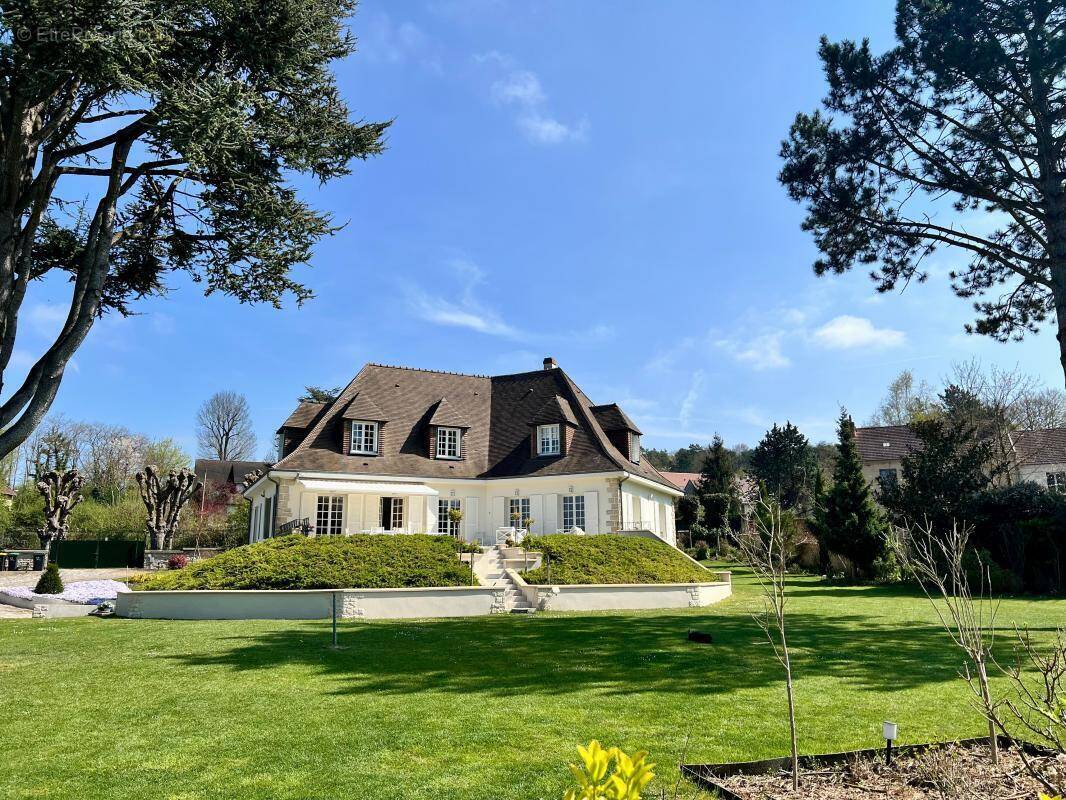 Maison à NESLES-LA-VALLEE