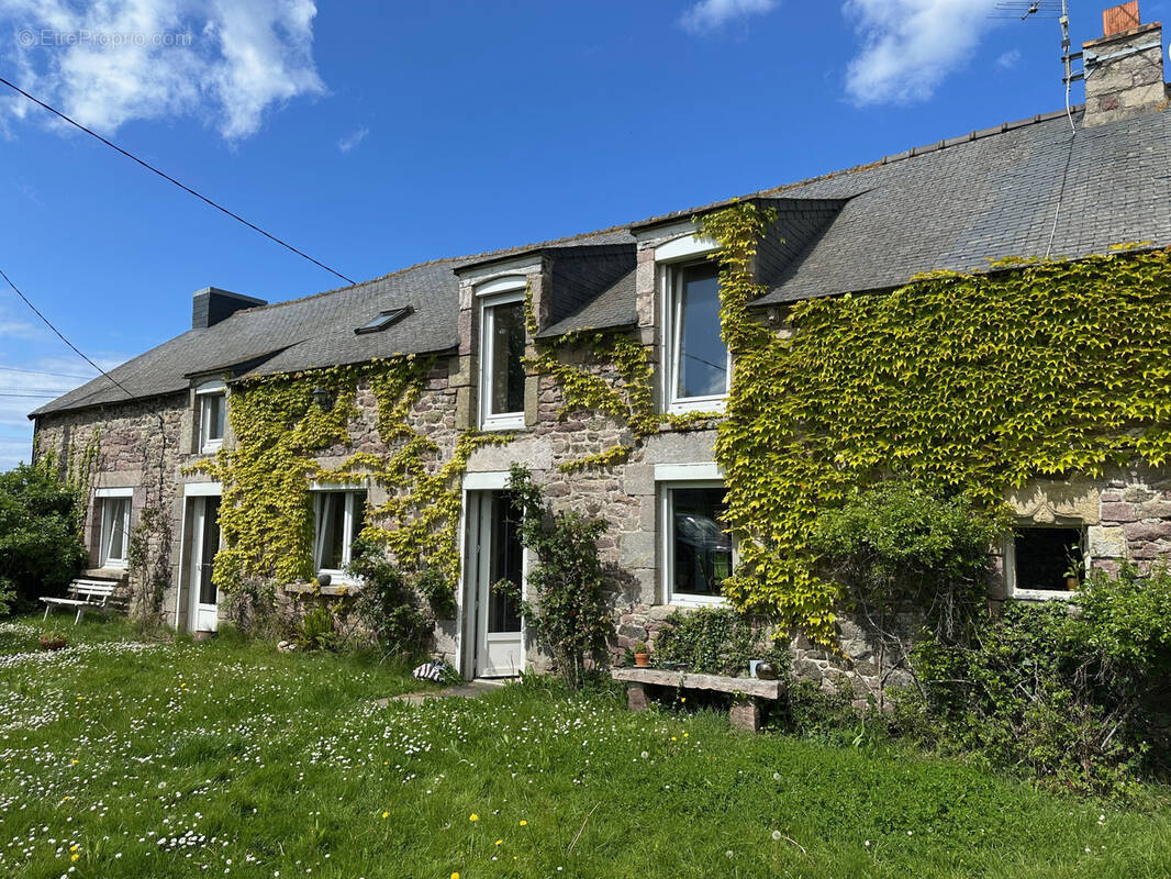 Maison à FREHEL