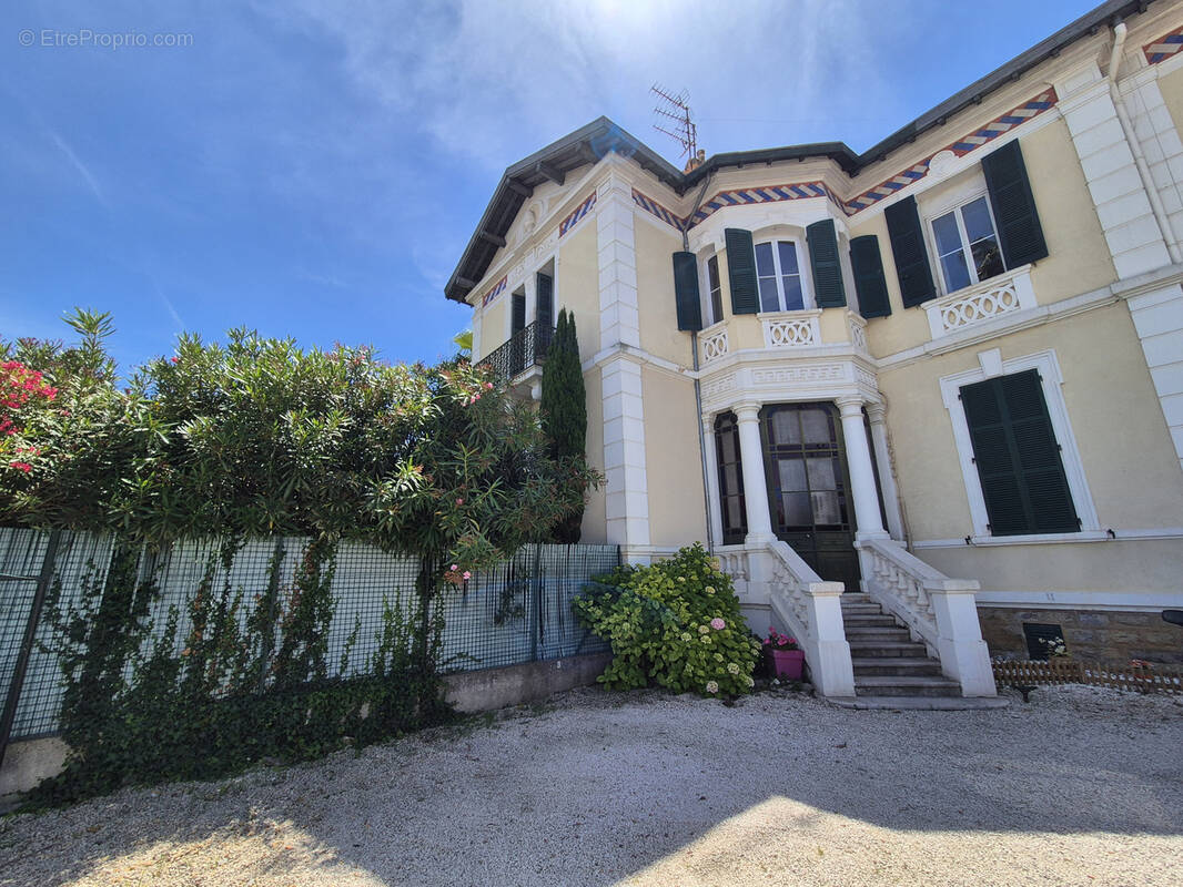 Appartement à HYERES