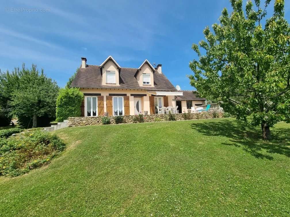 Maison à MOUROUX