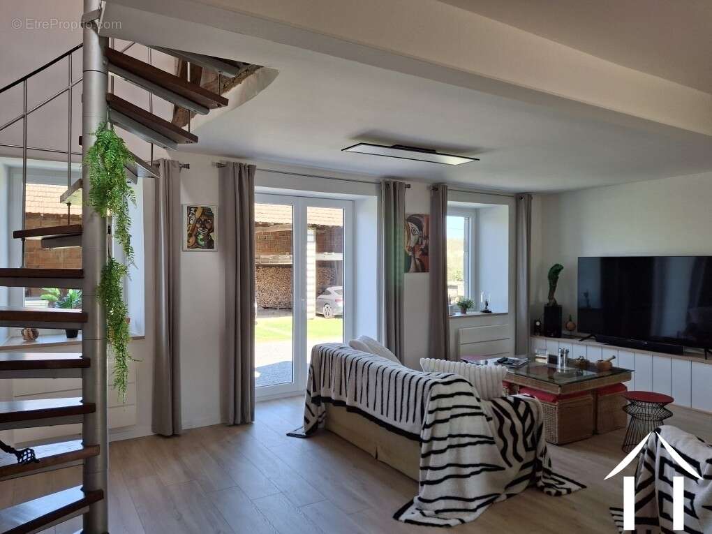 Maison à LA COMELLE
