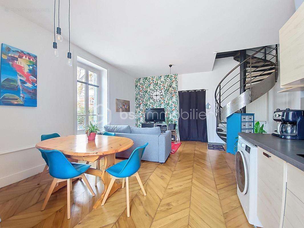 Appartement à LUCENAY