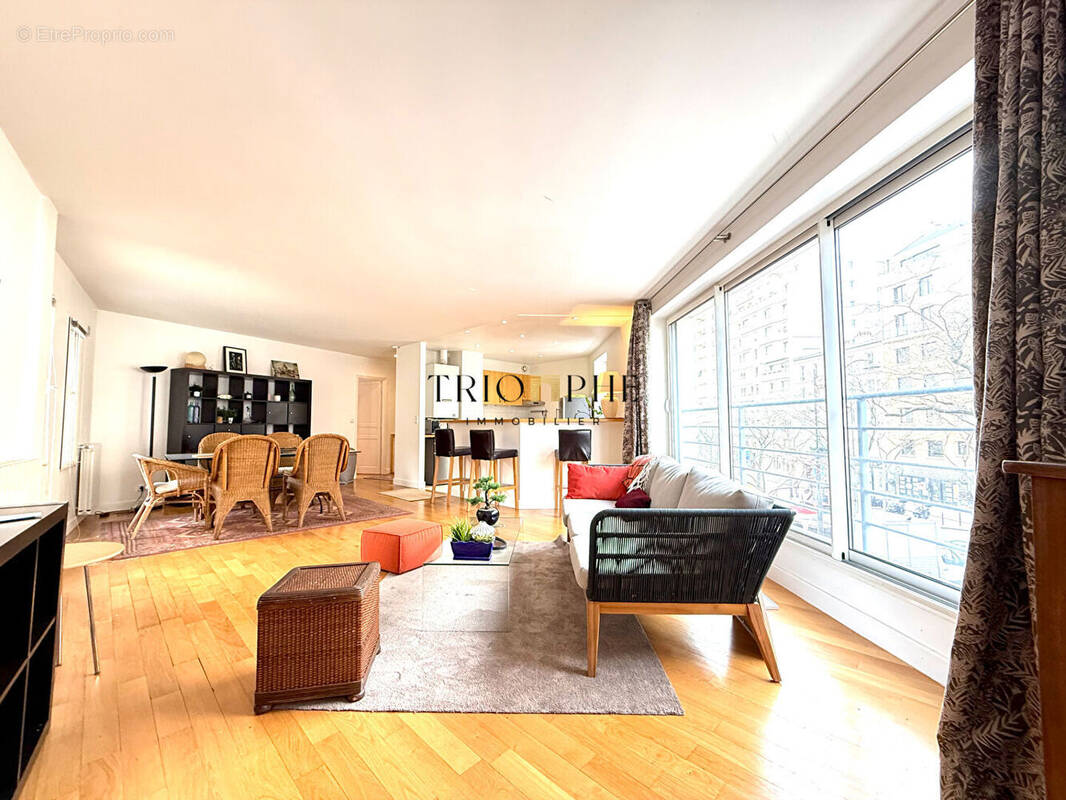 Appartement à PARIS-16E