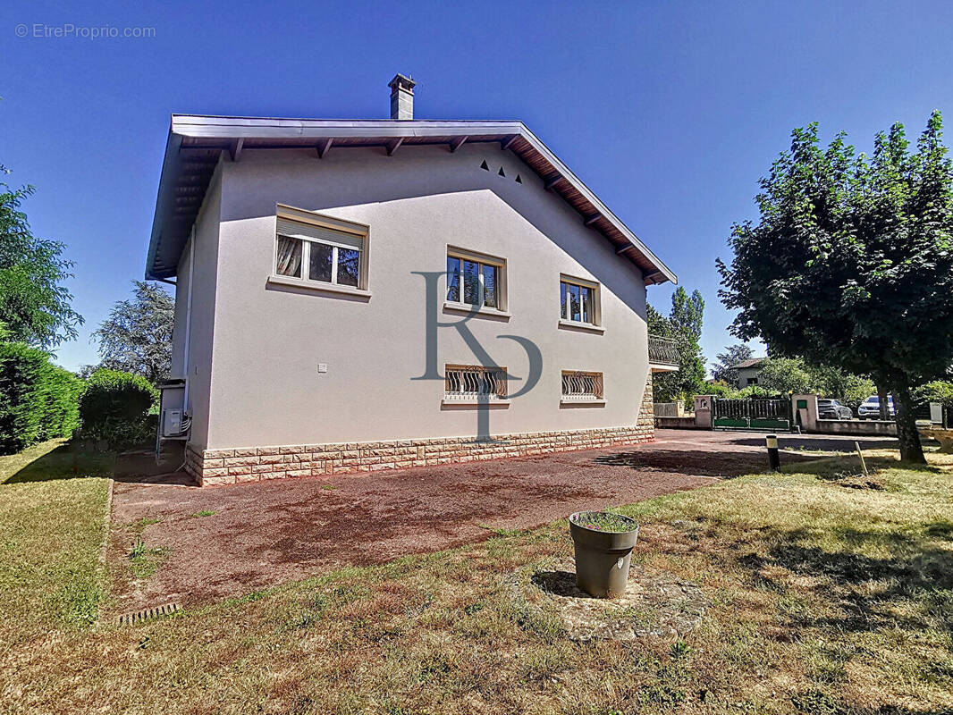 Maison à TASSIN-LA-DEMI-LUNE