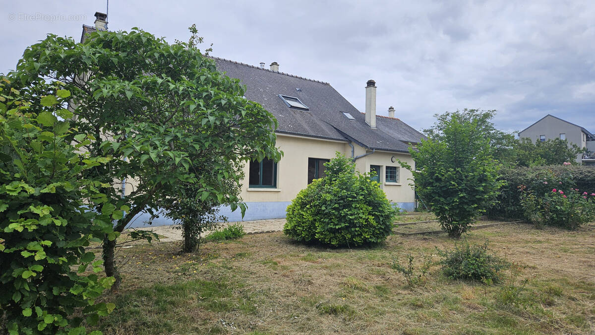 Maison à NOYAL-CHATILLON-SUR-SEICHE