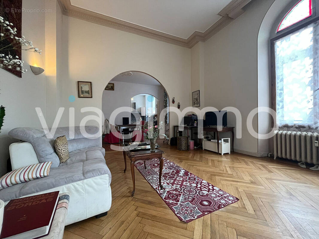Appartement à AIX-LES-BAINS