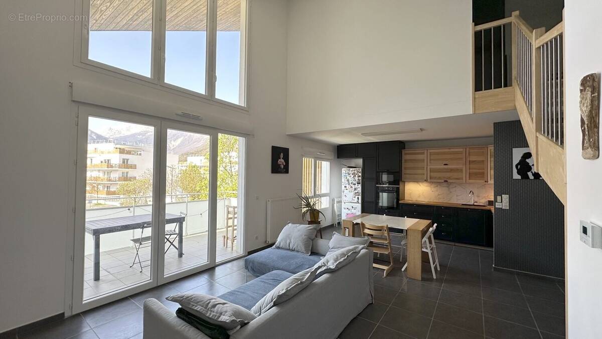 Appartement à VARCES-ALLIERES-ET-RISSET