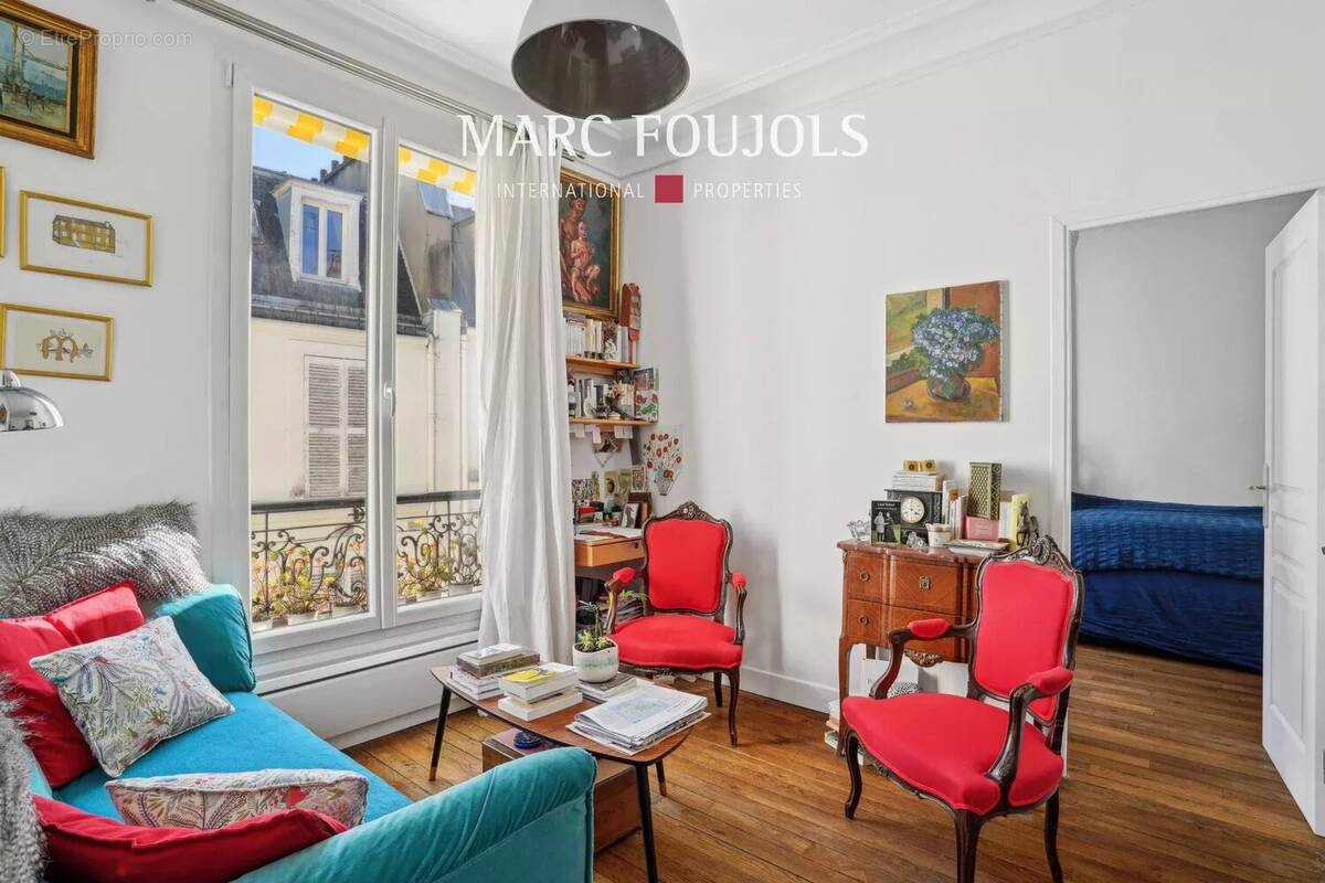 Appartement à PARIS-15E