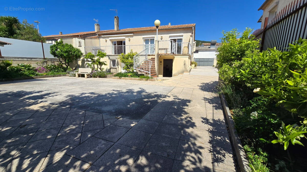 Maison à SOLLIES-PONT