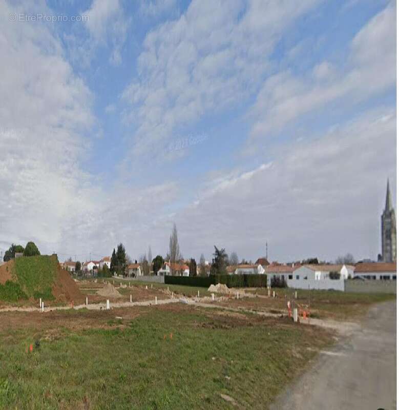 Terrain à HIERS-BROUAGE