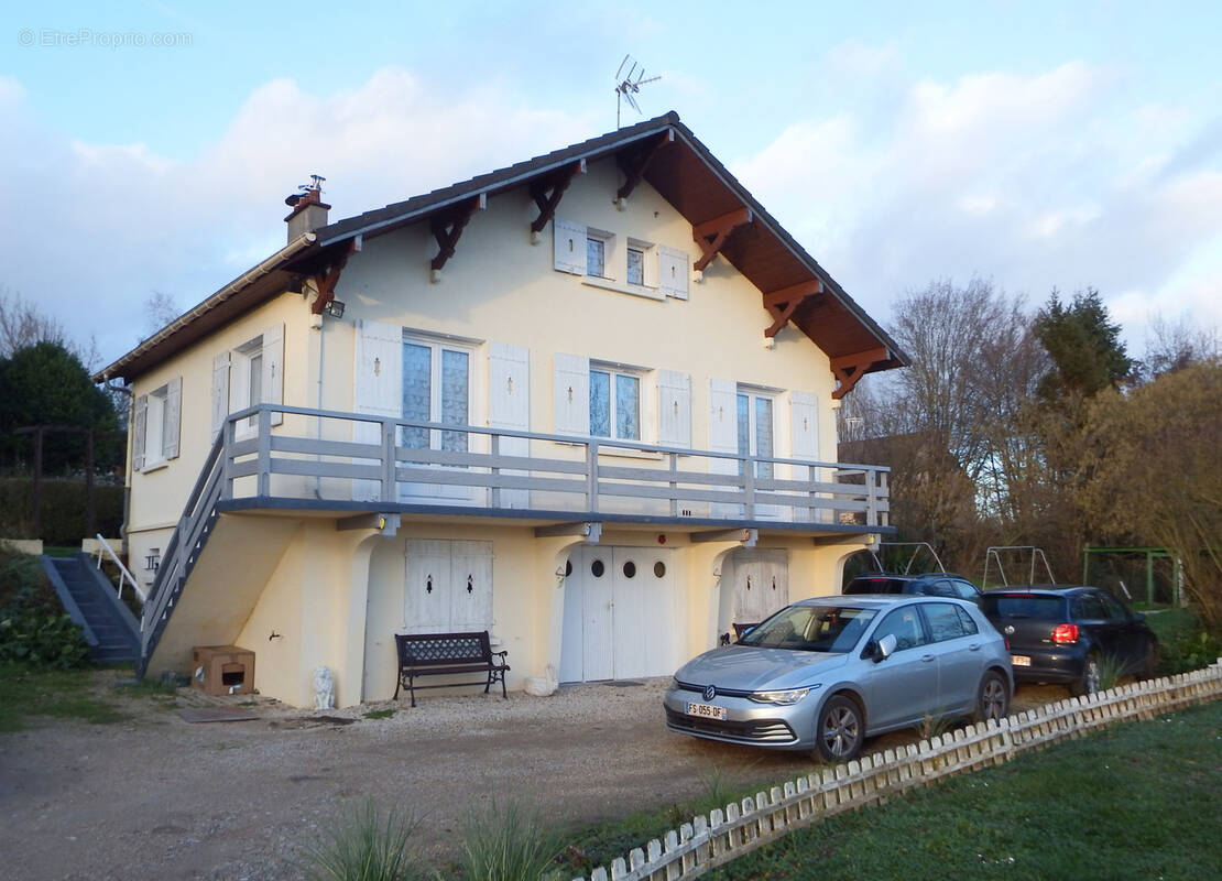 Maison à EGREVILLE