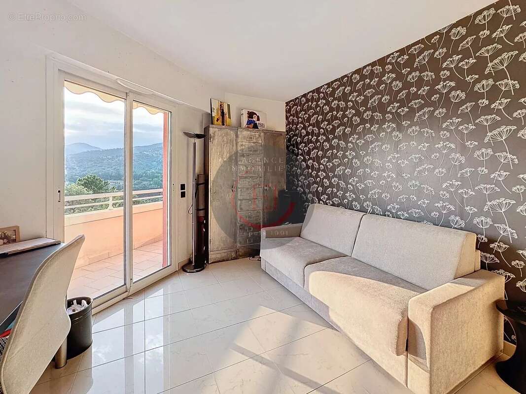 Appartement à MANDELIEU-LA-NAPOULE