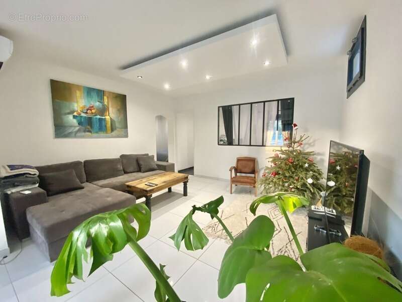 Appartement à PUGET-SUR-ARGENS