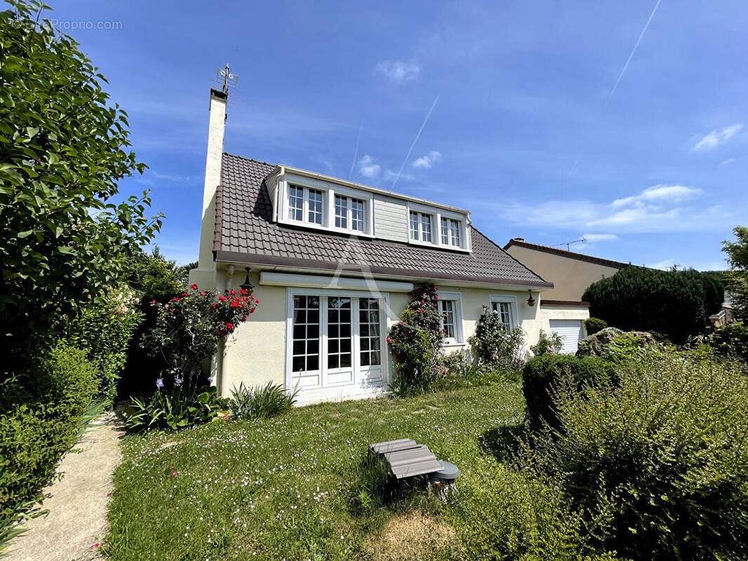 Maison à BOURAY-SUR-JUINE