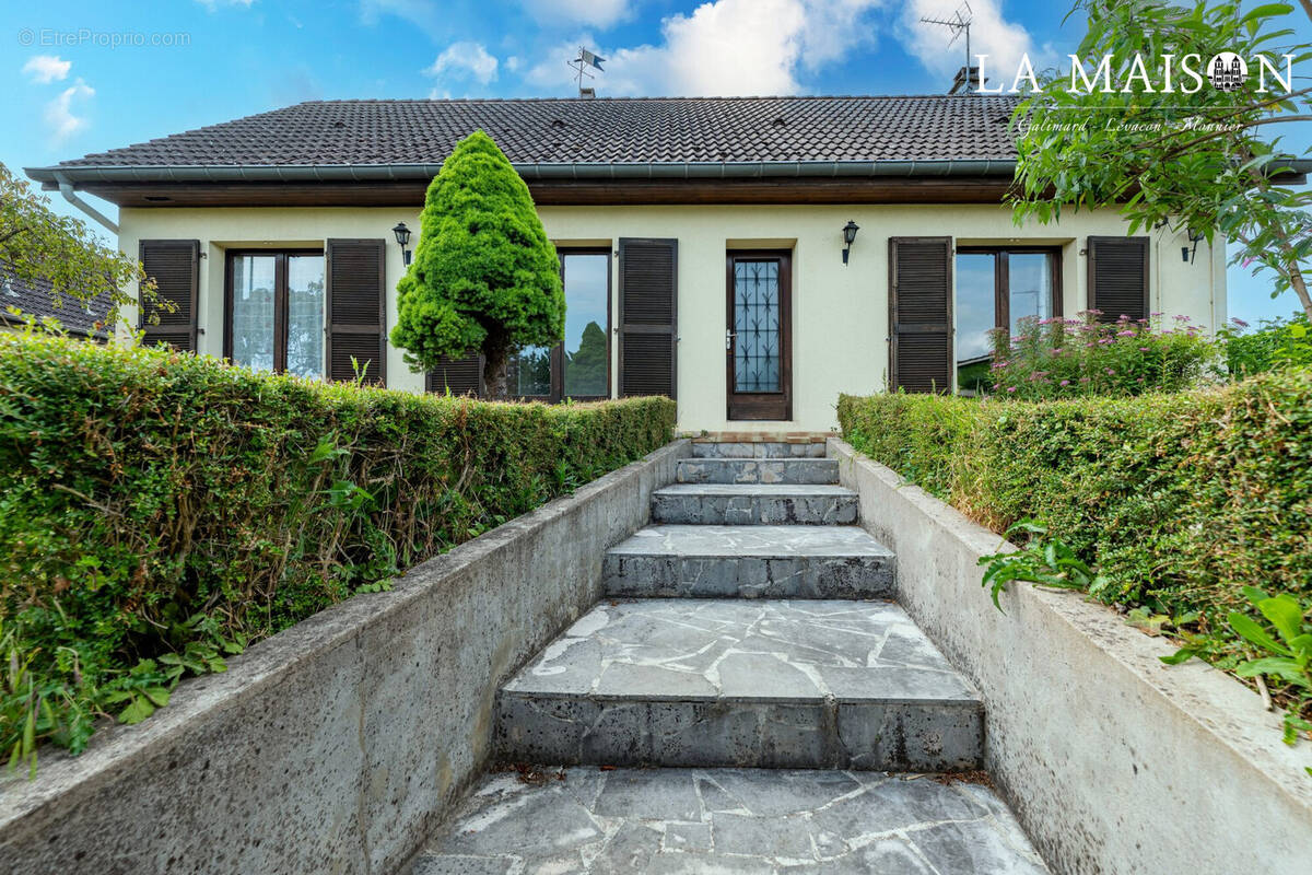 Maison à LONGVIC