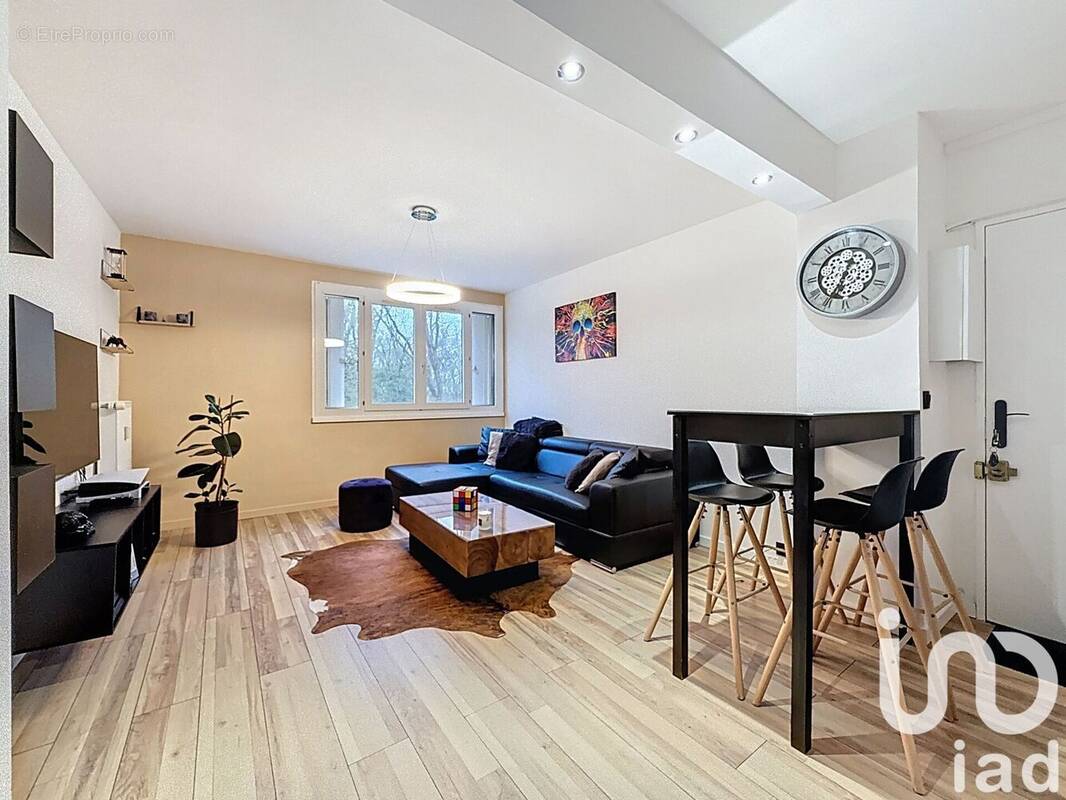 Photo 1 - Appartement à SAINT-GERMAIN-LES-ARPAJON