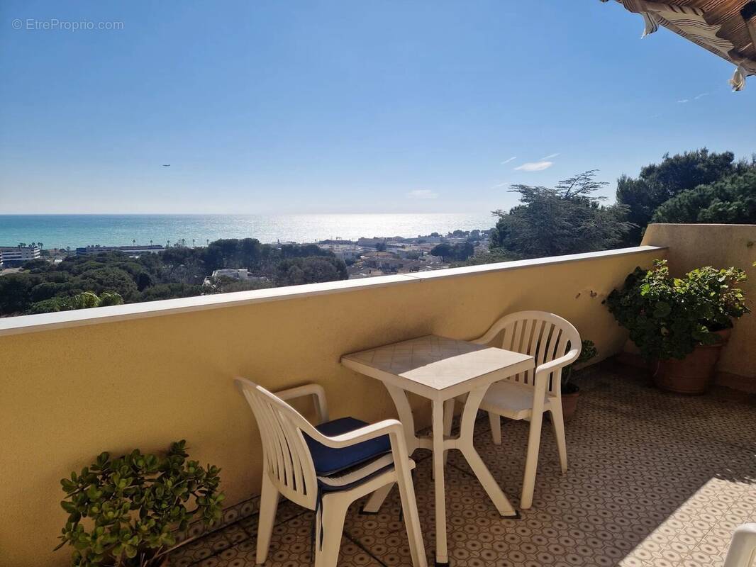 Appartement à VILLENEUVE-LOUBET