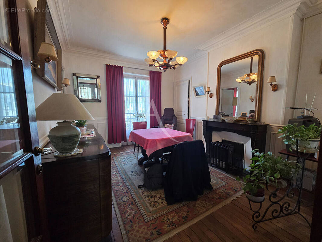 Appartement à PARIS-11E