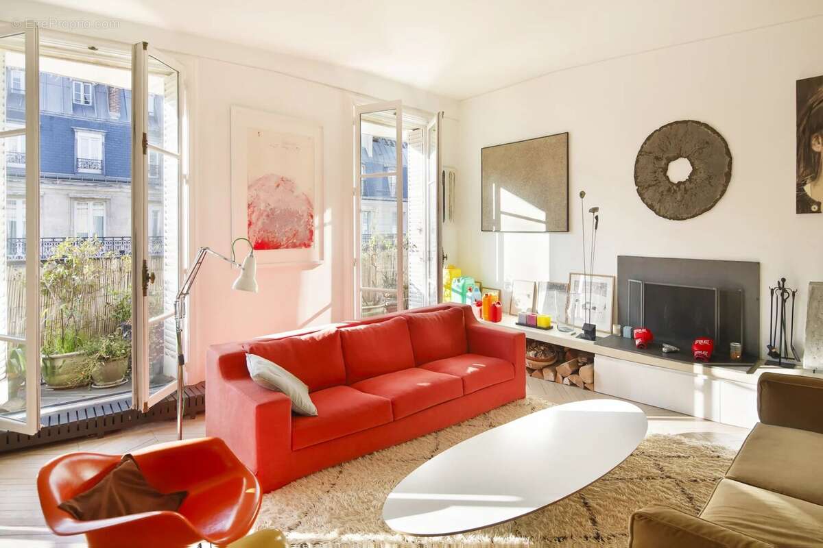 Appartement à PARIS-1E