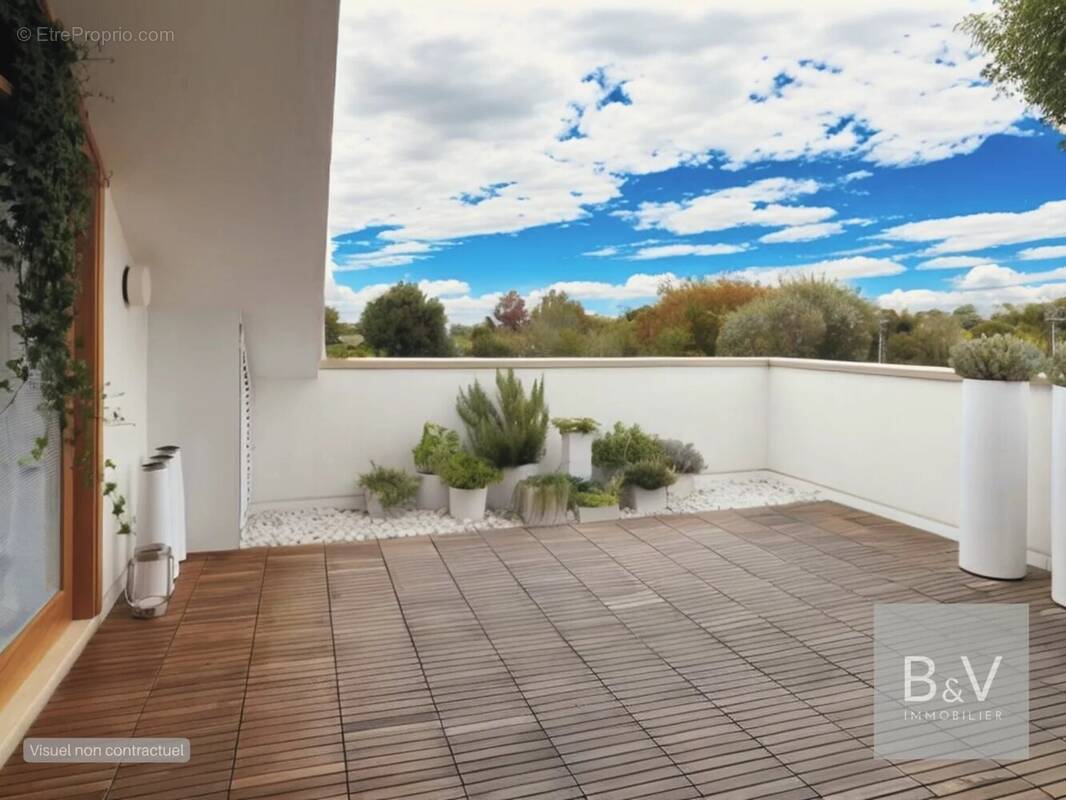 Appartement à PINS-JUSTARET