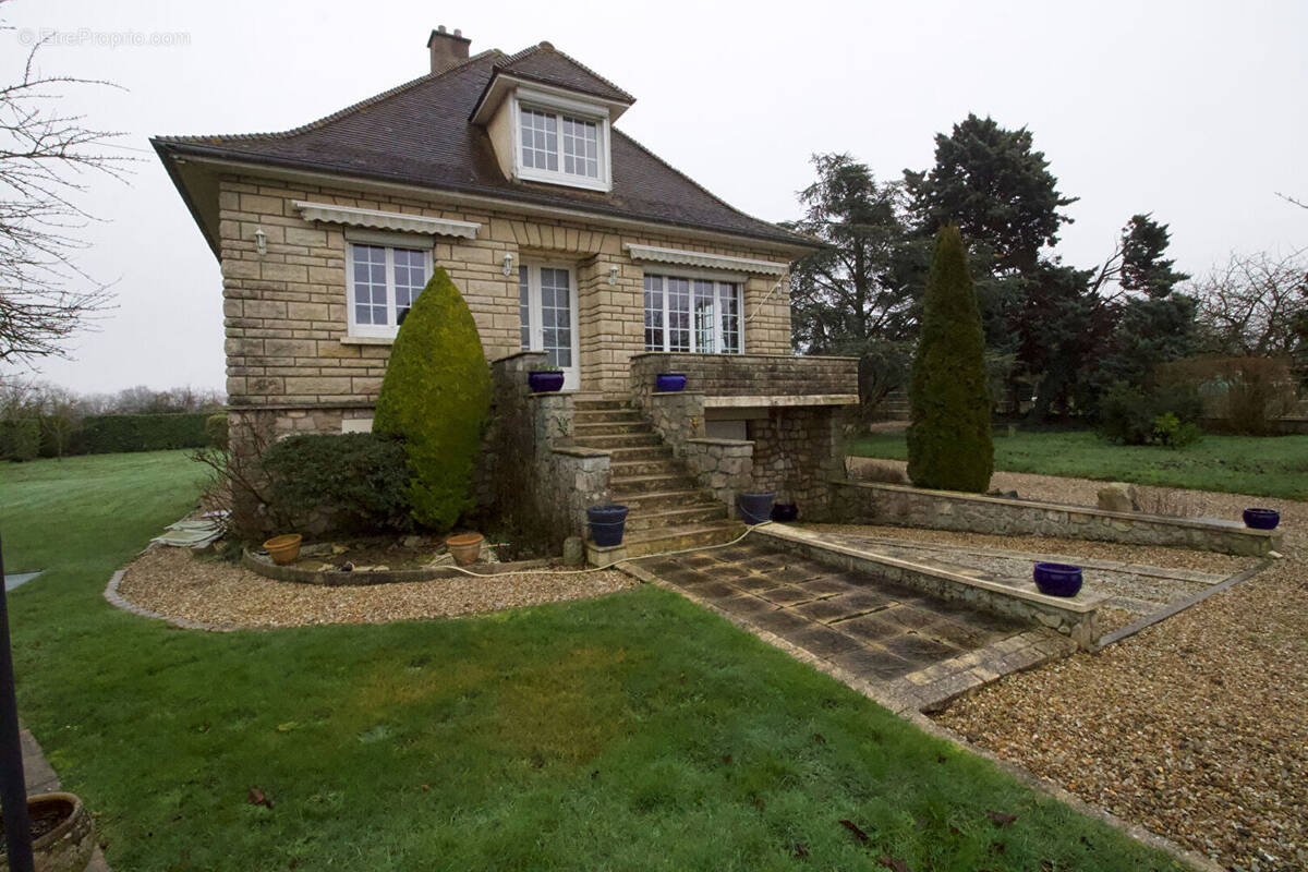 Maison à BRETEUIL
