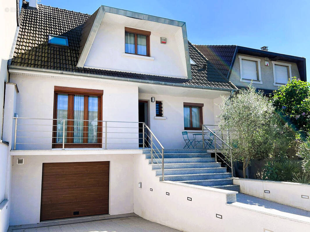 Maison à LE BLANC-MESNIL