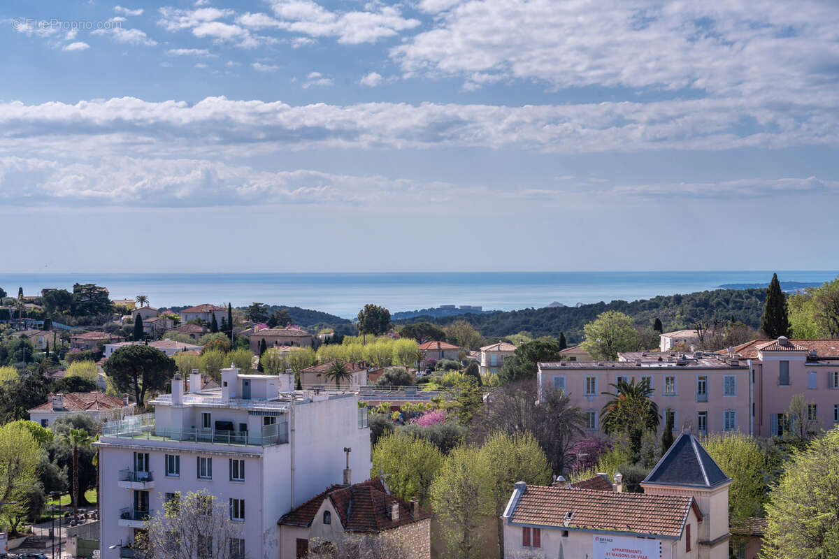 Appartement à VENCE