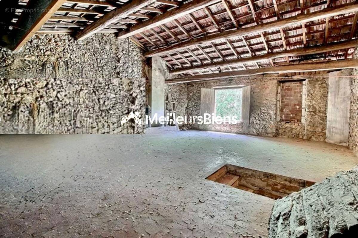 Appartement à AMPUS