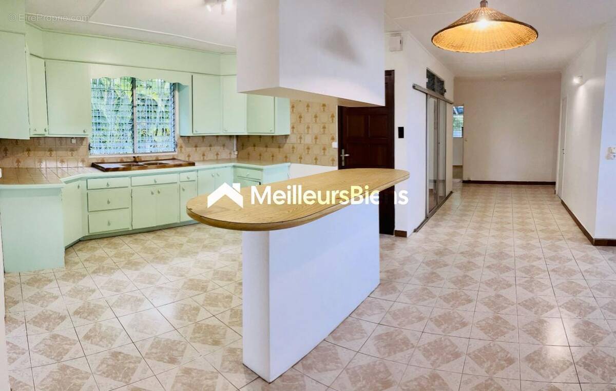 Maison à BAIE-MAHAULT