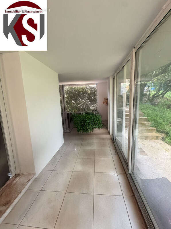 Appartement à SEILLONS-SOURCE-D&#039;ARGENS