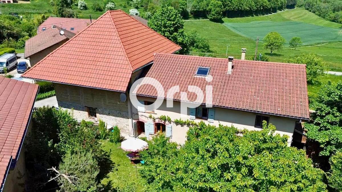 Maison à MERLAS
