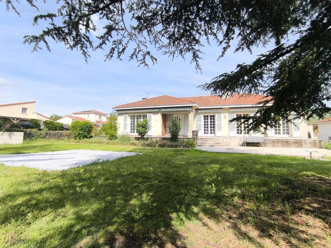 Photo 1 - Maison à SAINT-AMANT-TALLENDE