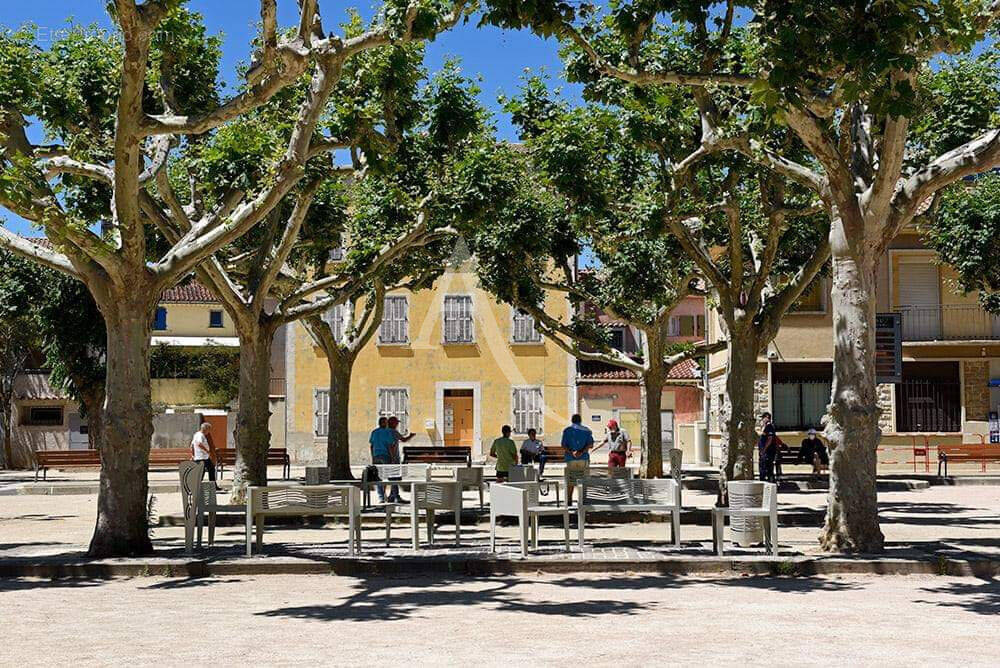 Commerce à LA CRAU