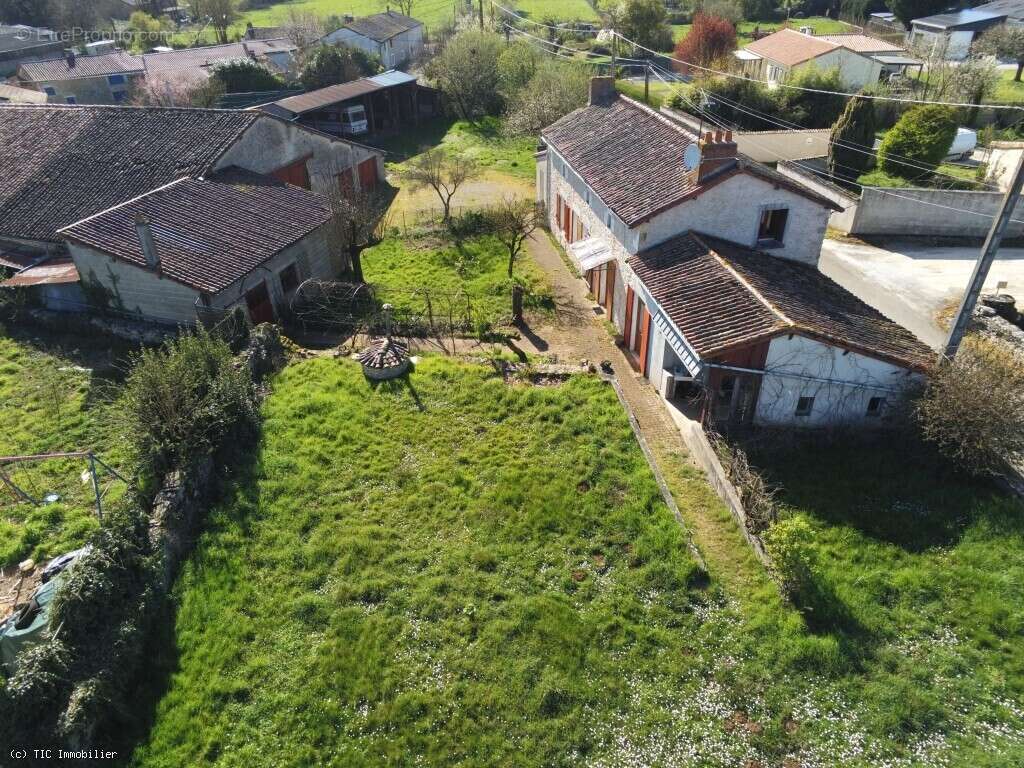 Maison à CIVRAY