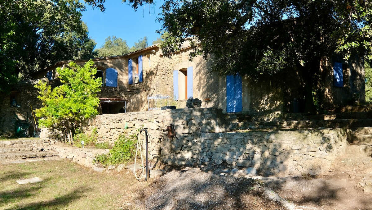 Maison à CUCURON