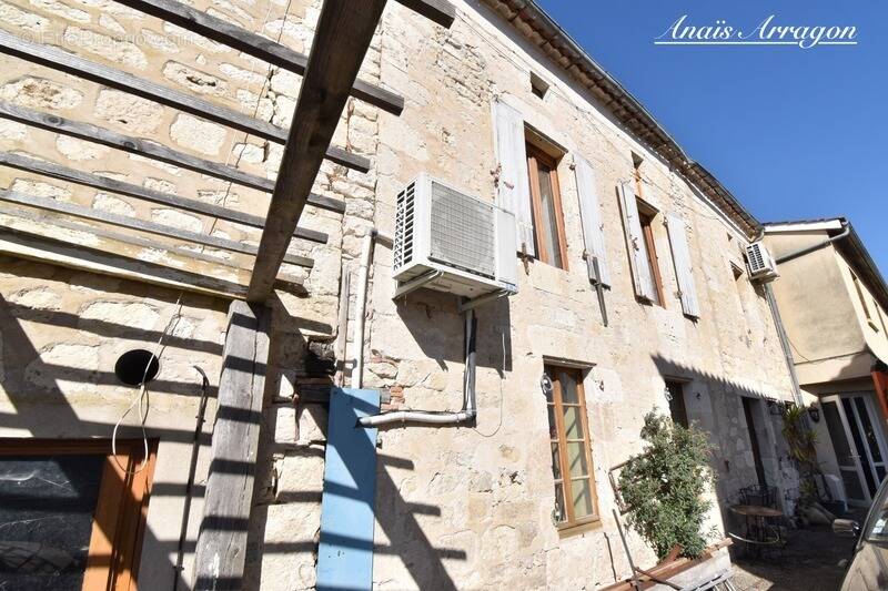 Maison à MONTAIGU-DE-QUERCY