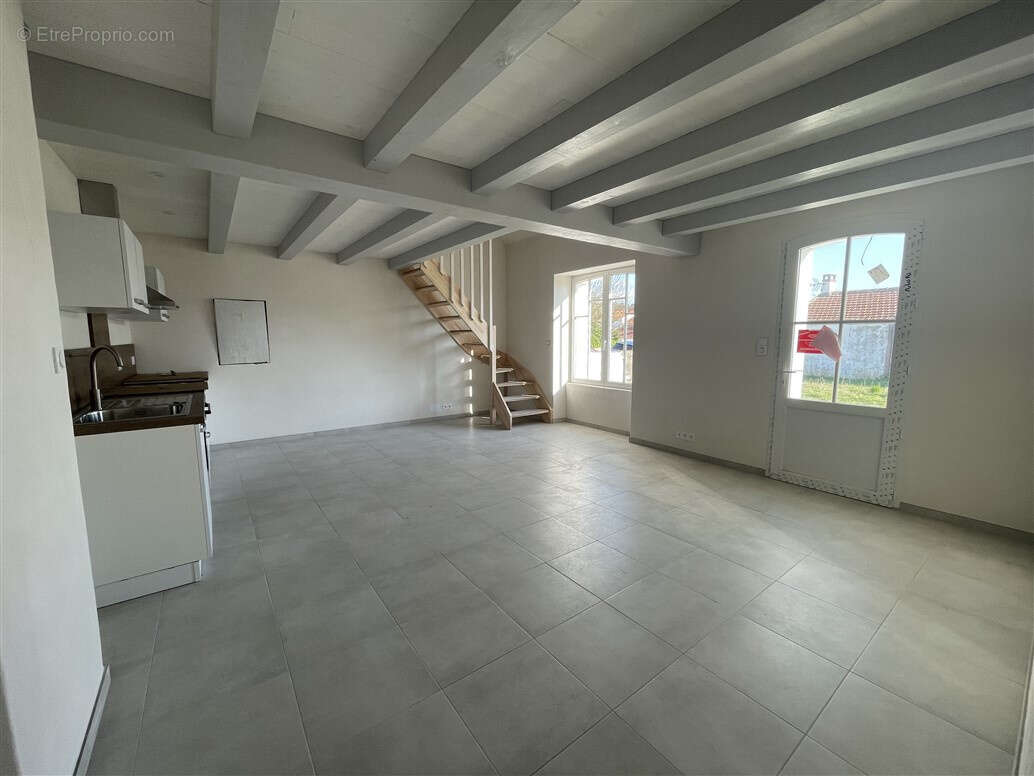 Maison à L&#039;EPINE