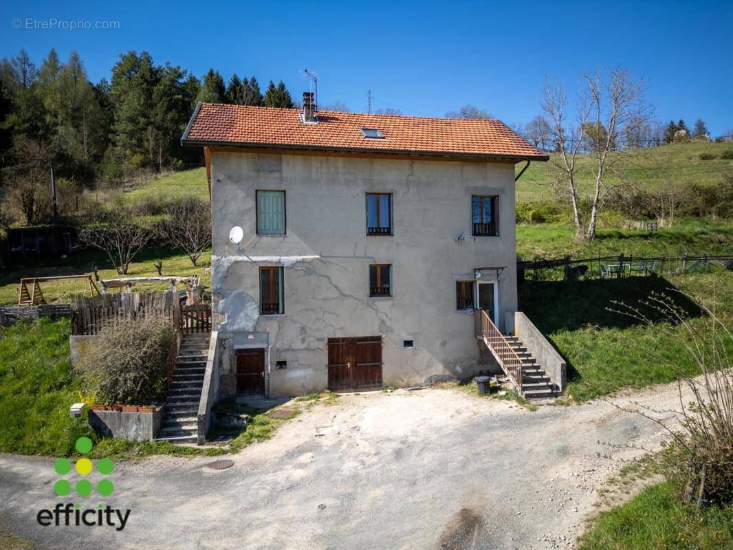 Appartement à CHAZEY-BONS