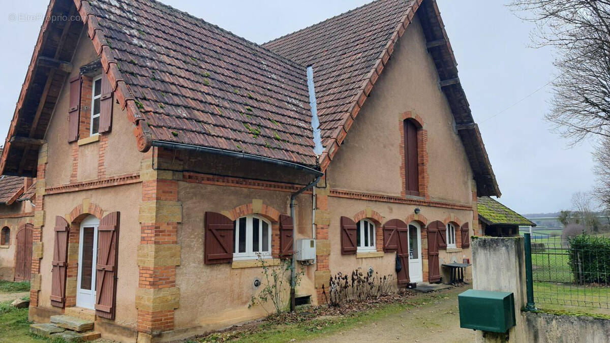 Photo 1 - Maison à CHAROLLES