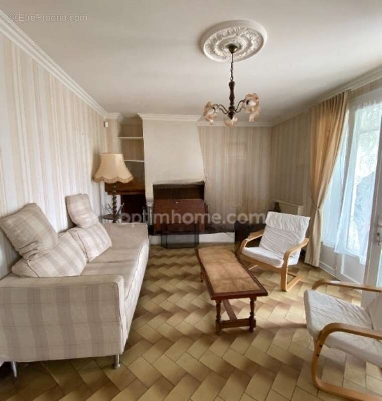 Maison à TOUVRE