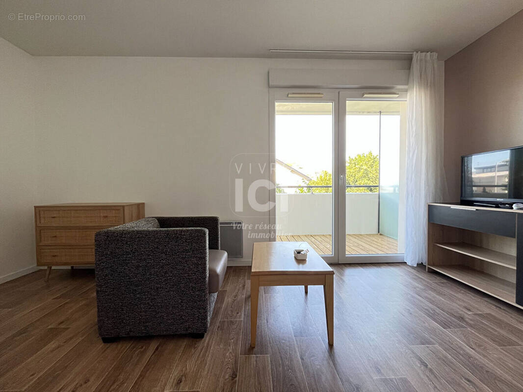 Appartement à AVRILLE