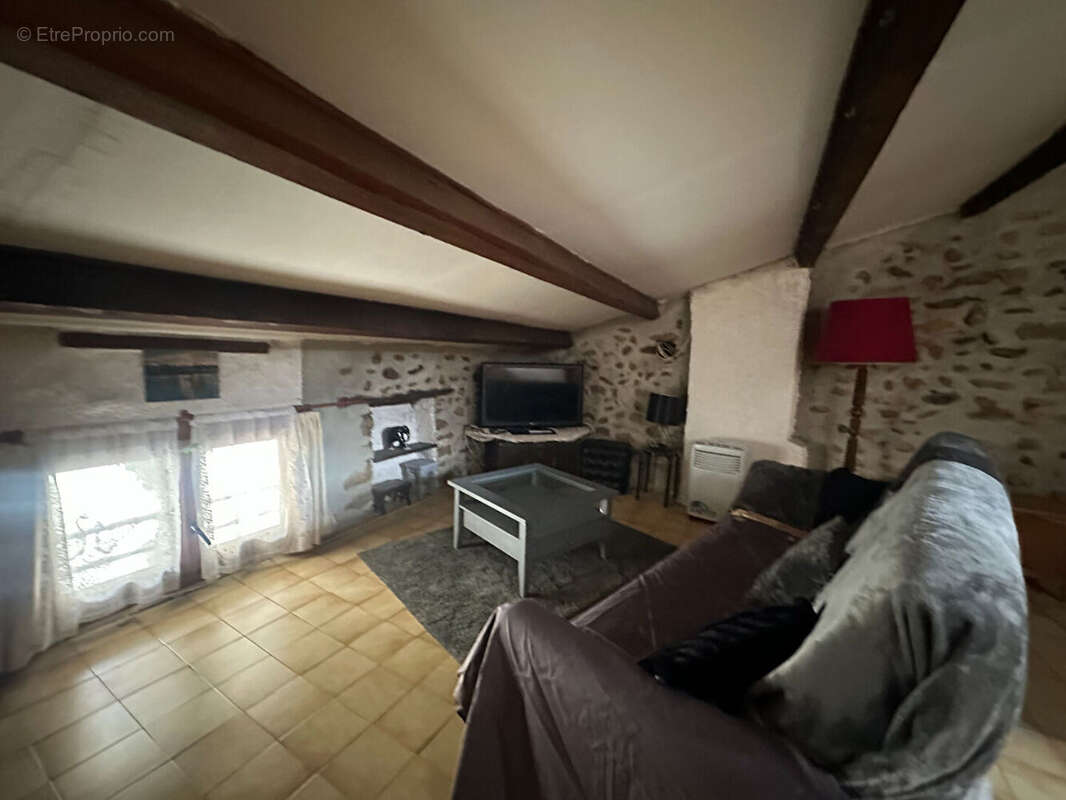 Maison à PEYRUIS