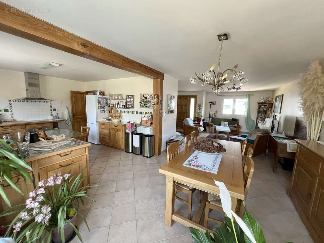 Maison à LA QUEUE-EN-BRIE
