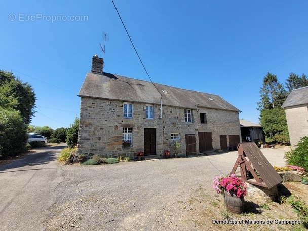 Maison à BARENTON