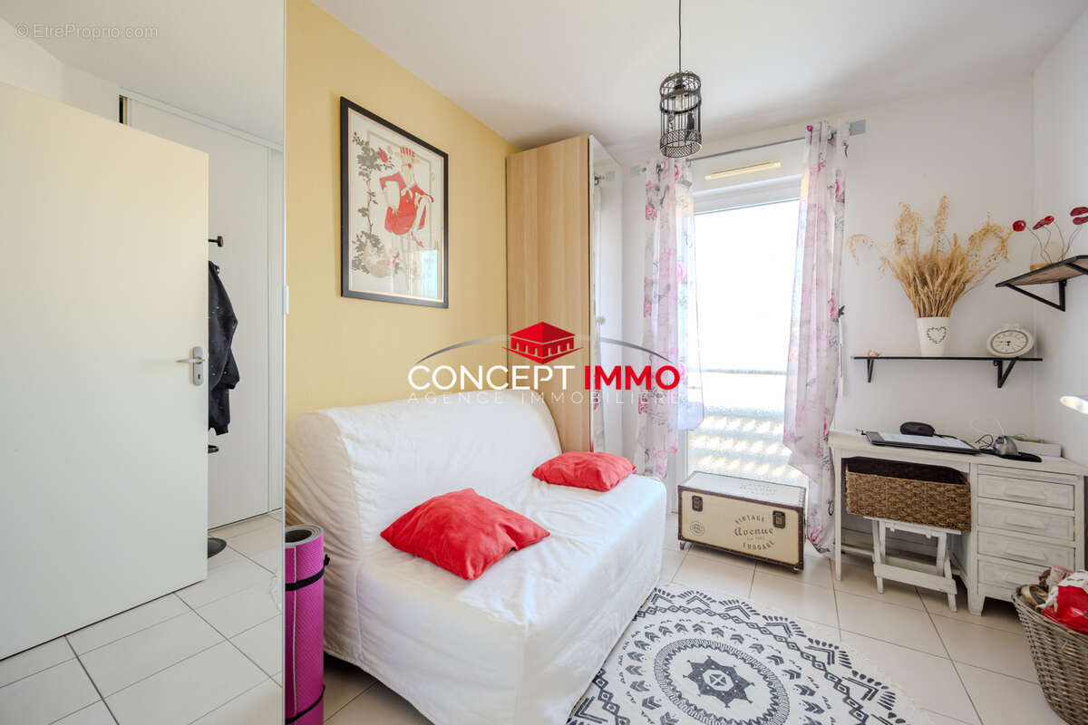Appartement à SOLLIES-PONT