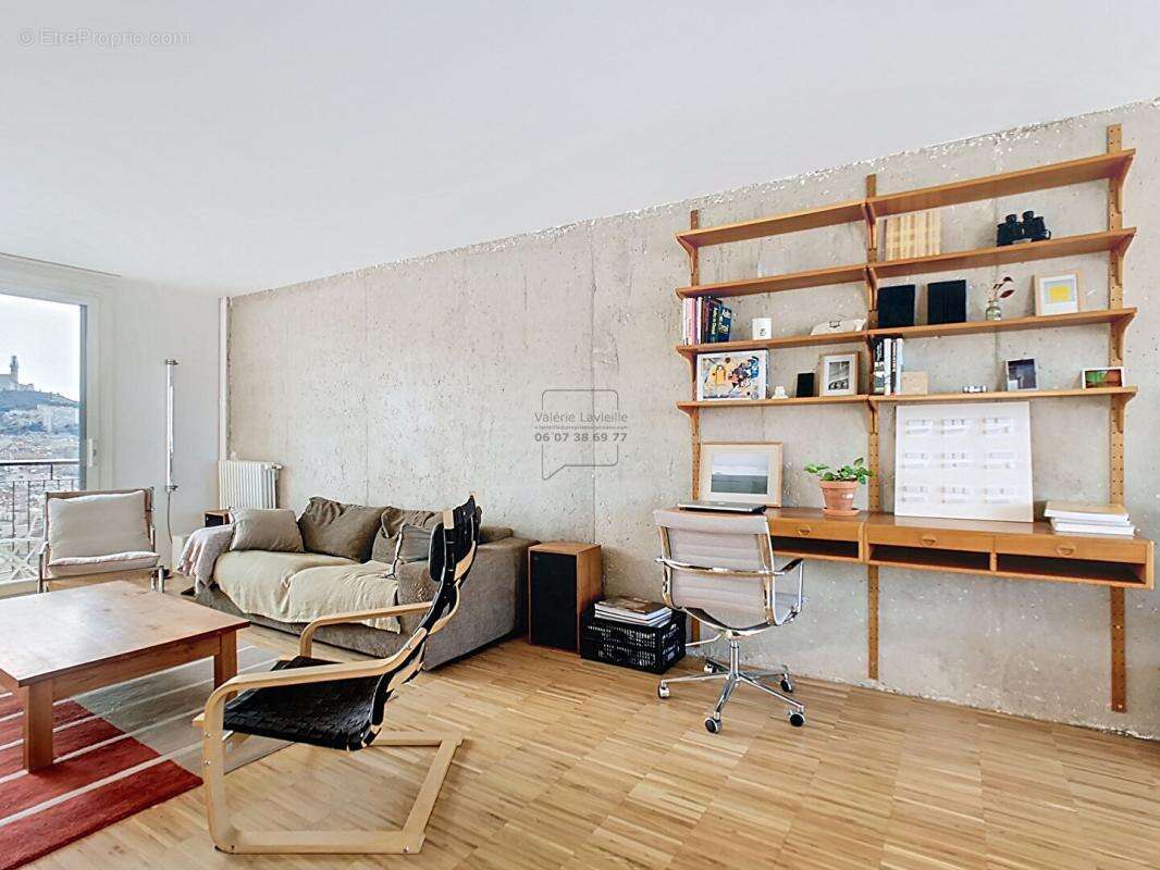 Appartement à MARSEILLE-1E
