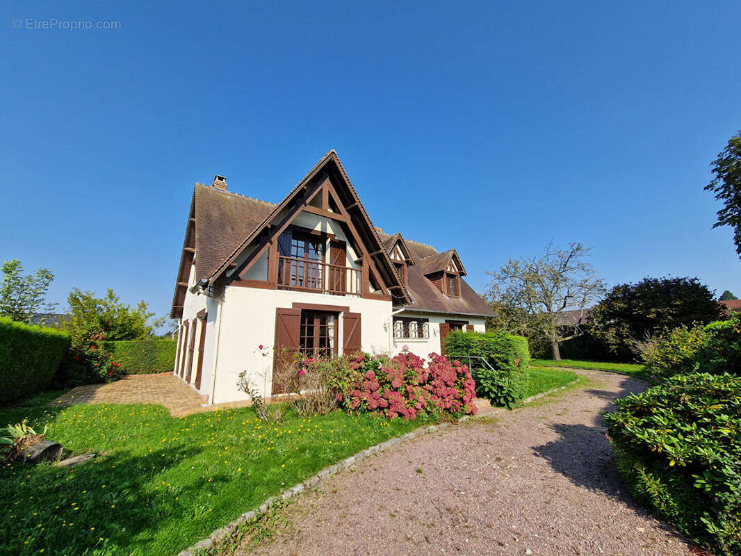 Maison à FRANQUEVILLE-SAINT-PIERRE