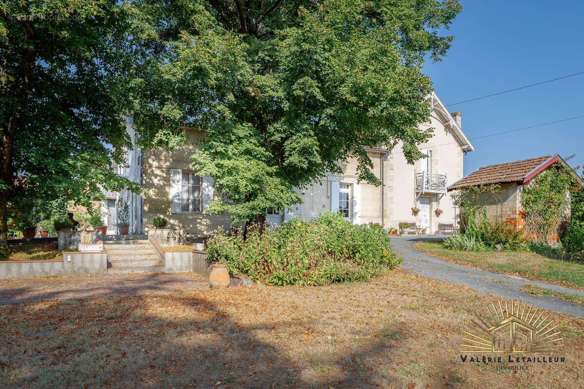 Maison à POMPIGNAC
